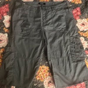 Daisy Fuentes cropped shorts